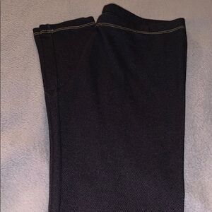 NWOT Juniors leggings size medium